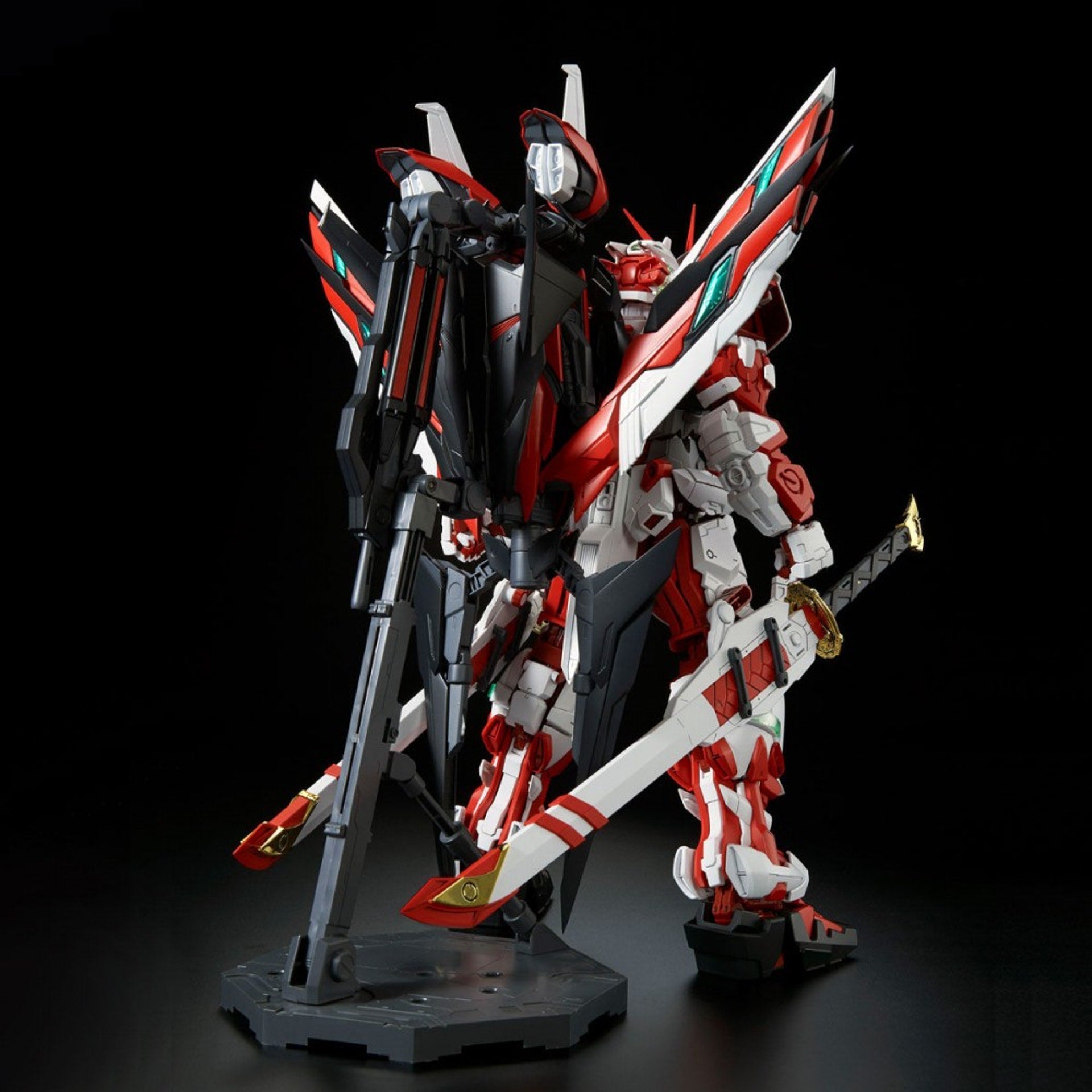 Bandai PG 1/60 迷惘高達 紅色機 改《機動戰士高達 SEED ASTRAY》