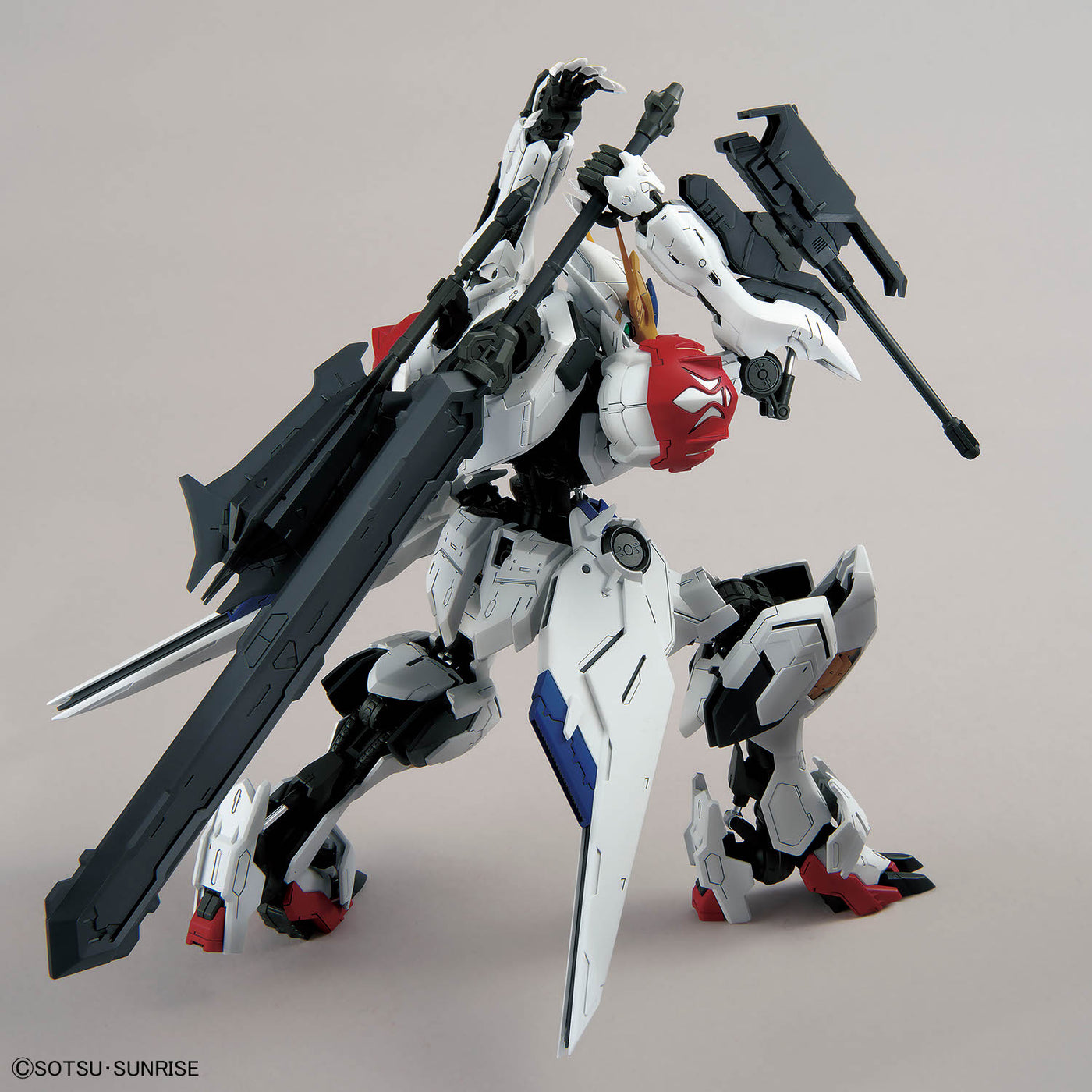 Bandai MG 1/100 高達巴巴托司 狼式《機動戰士高達 鐵血的孤兒》